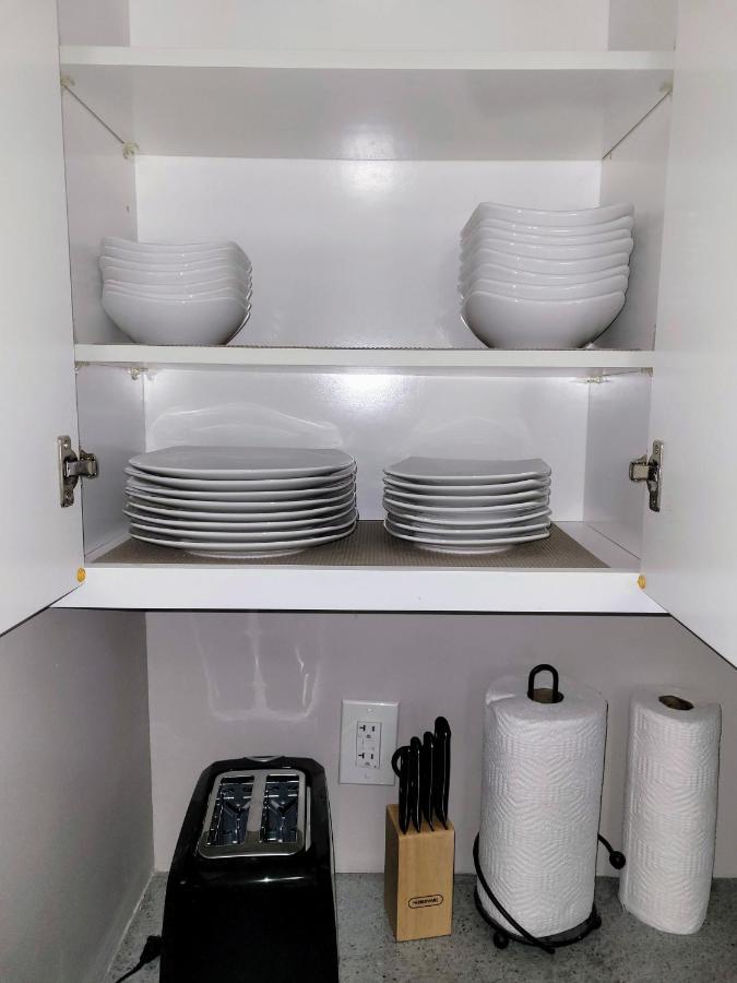 Apartment With Brand New Furniture And Large Parking West Seneca Esterno foto