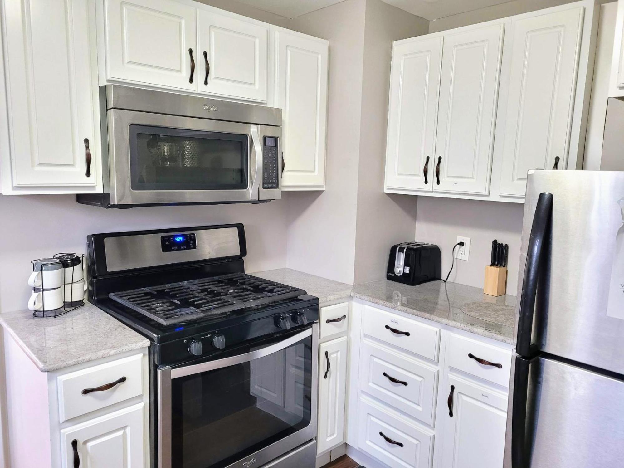 Apartment With Brand New Furniture And Large Parking West Seneca Esterno foto